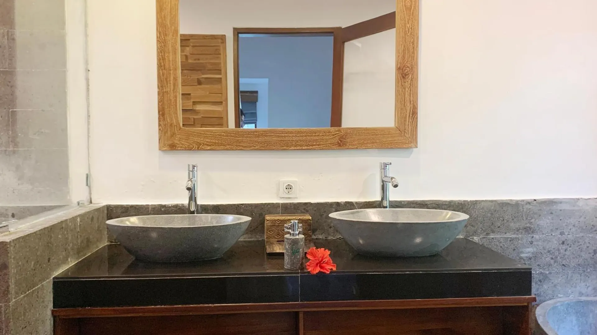 Отель Poka Ubud Hidden Paradise & Spa By Eps